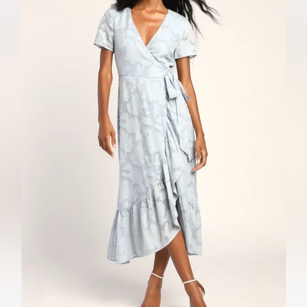 NWT Lulu’s light blue wrap midi dress
